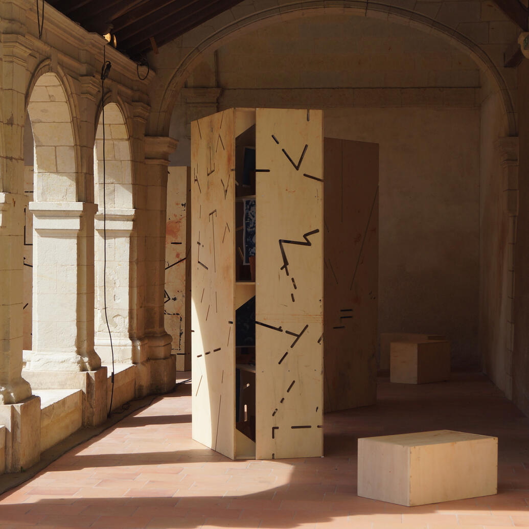 • Accroche-cœurs — 2022 Festival d’art de rue, Angers Exposition du résultat des interventions avec les Échappées d'Art Partenaire : TALM Angers Commanditaires : Ville d’Angers